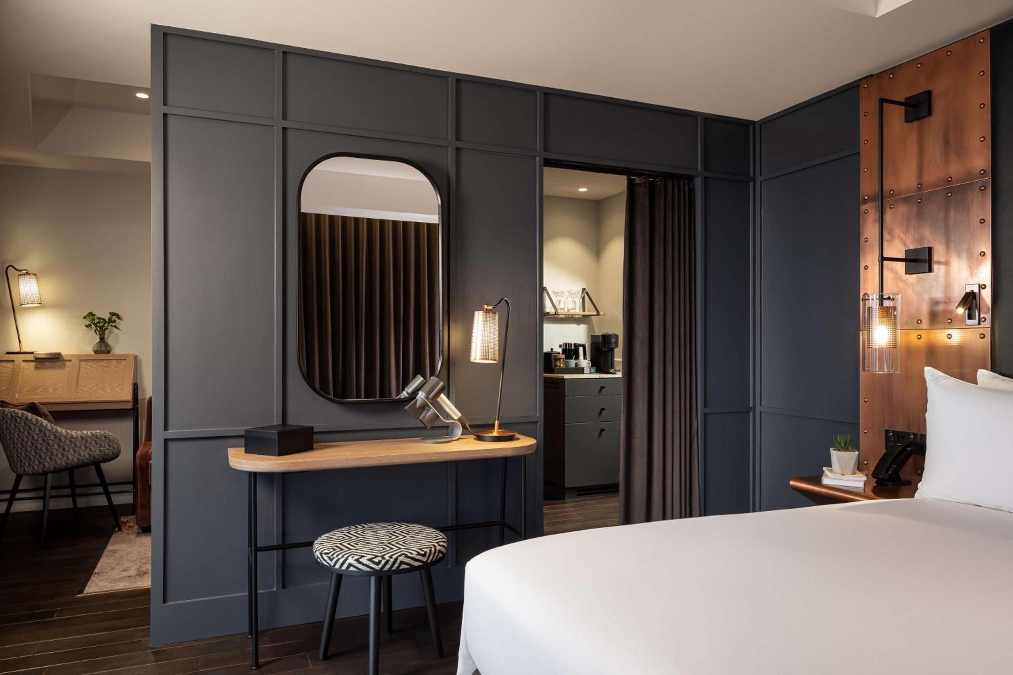 The Gantry London, Curio Collection By Hilton Hotel Exterior photo